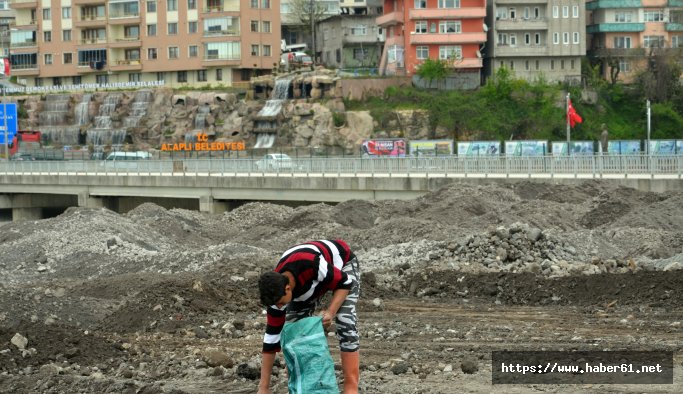 Ekmeğini demirden çıkarıyorlar