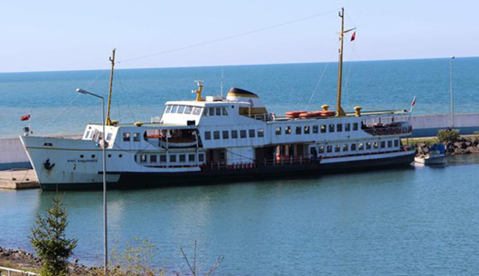 Boğazın emektarı Trabzon’da çay ocağı oldu