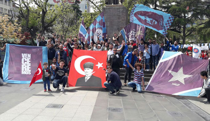 Trabzonspor taraftarları 1 mayıs yürüyüşünde