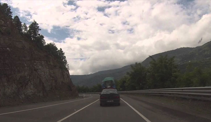 Karayolları Doğu Karadeniz'deki yol için uyardı