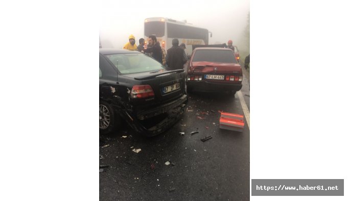 Yoğun sis zincirleme kazaya yol açtı