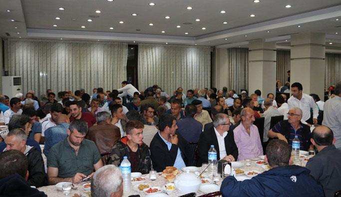 Karayolları çalışanları iftarda buluştu