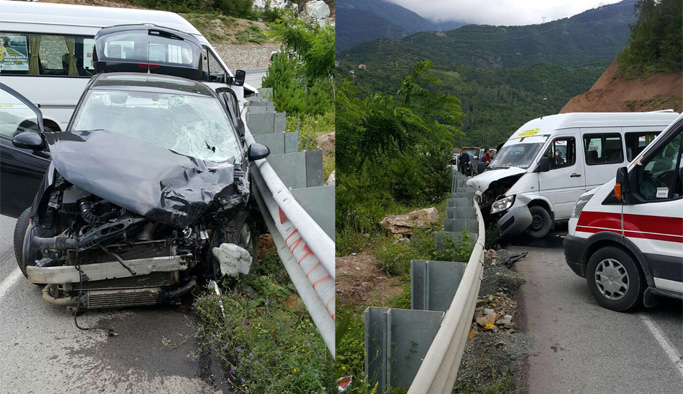 Artvin’de trafik kazası: 9 yaralı