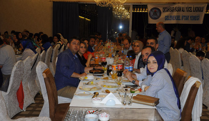 Hasan Ali Yücel İlkokulu iftarda buluştu