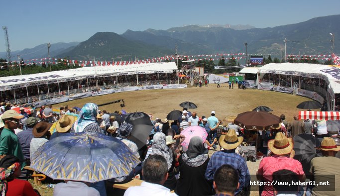 Kafkasör'de Cerattepe pankartı krizi