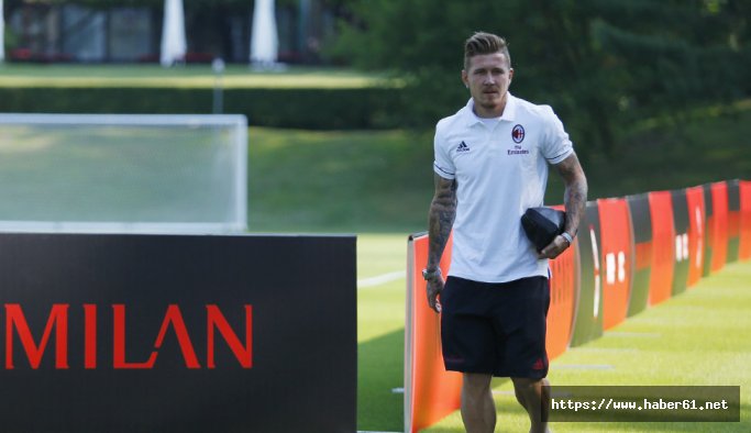 Kucka Milan kampında!