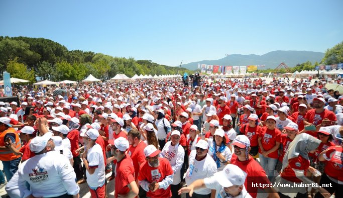 Dünya horon rekoru yeniden kırıldı!