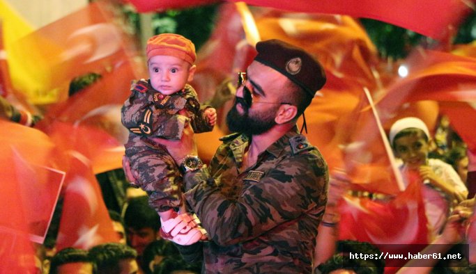 Gaziantep'te binler, 'Demokrasi nöbeti'nde