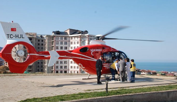 Trabzon'da ambulans helikopter parmak bebek için havalandı