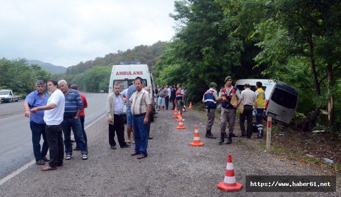 Feci minibüs kazası: Kadının kafası koptu! 11 yaralı