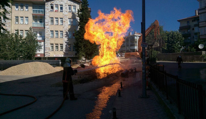 Doğalgaz borusu patladı