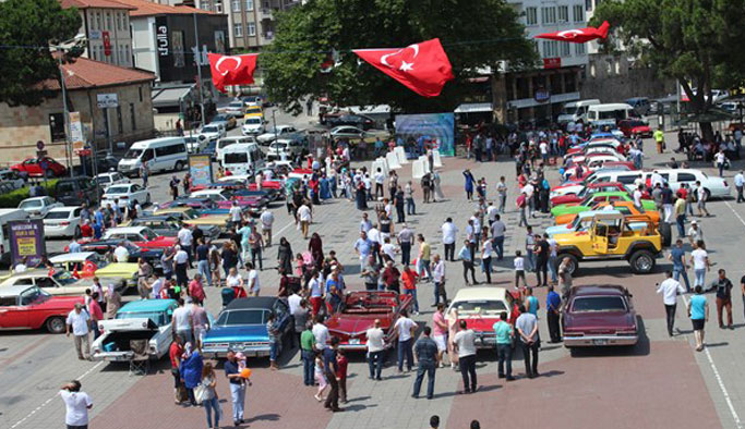 Ordu'da klasik otomobiller görücüye çıktı