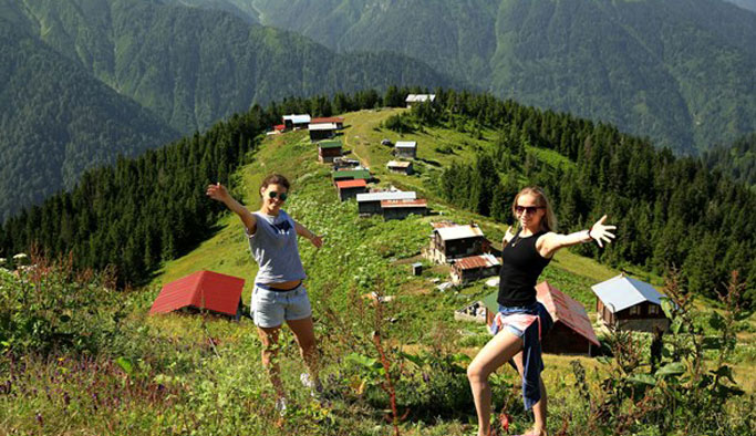 Rize yaylalarına turist akını