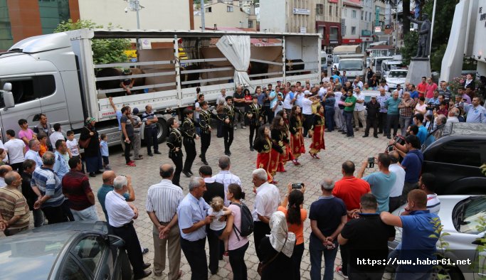 Boğalara horonlu karşılama