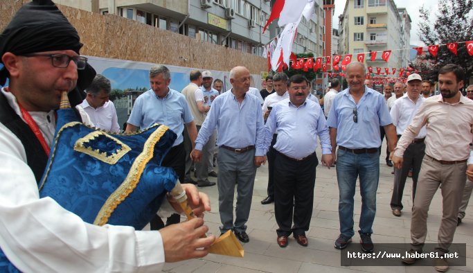 Hopa'da festival 3 yıl aradan sonra kaldığı yerden devam