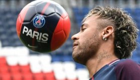 Neymar'dan bir rekor daha: Formalar tükendi!