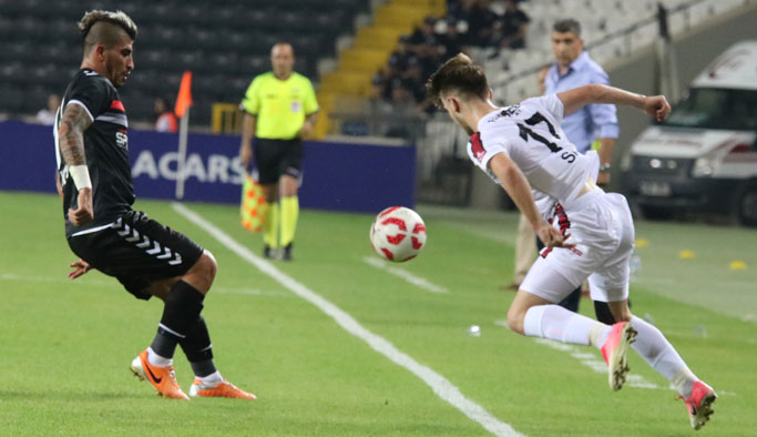 Manisaspor Gaziantepspor'u devirdi