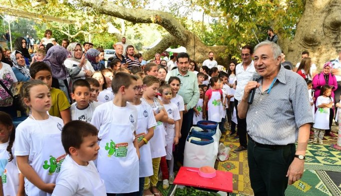 Turşu kurma rekoru kırıldı