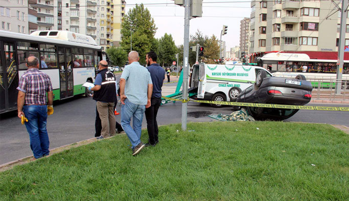 İki otomobil çarpıştı: 1 ölü, 1 yaralı - 18 Eylül 2017