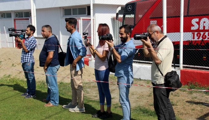 Alpay Özalan’dan basına sınırlama