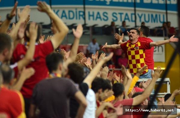 Kayserispor taraftarından Trabzonspor'a dostluk mesajı