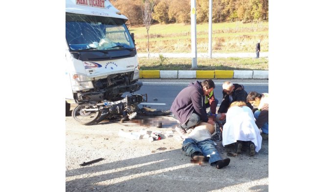 Kamyonla çarpışan motosiklet sürücüsü öldü