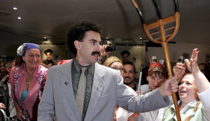 "Borat" karakteri şeklinde giyinen 6 Çek turist tutuklandı