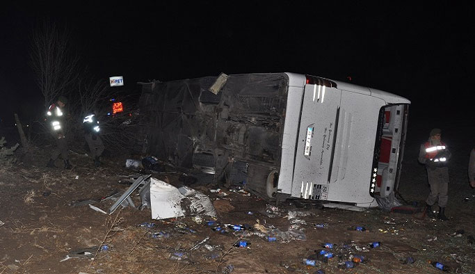 Ankara'nın Gölbaşı İlçesi'nde Otobüs şarampole devrildi: 10 yaralı