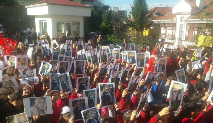 Trabzon’da anlamlı öğretmenler günü kutlaması