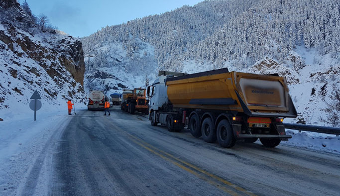 Zigana’da kar ulaşımı vurdu