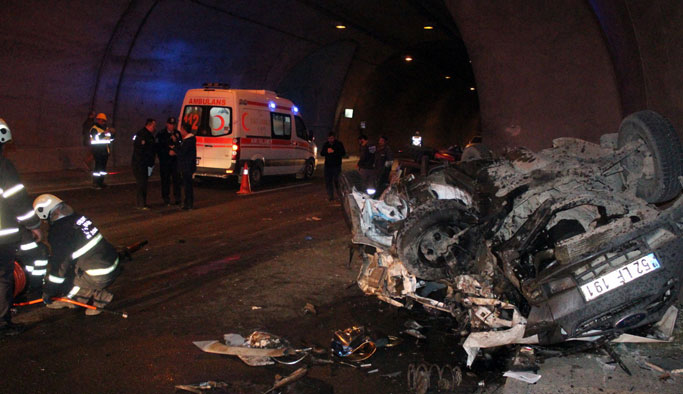 Tünel'de trafik kazası: 1 ölü 3 yaralı