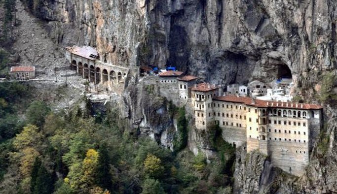 Trabzon'da bulunan şapeli ilk defineceler keşfetmiş!