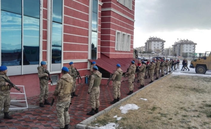 Van'da terör operasyonu.  13 kişi tutuklandı.