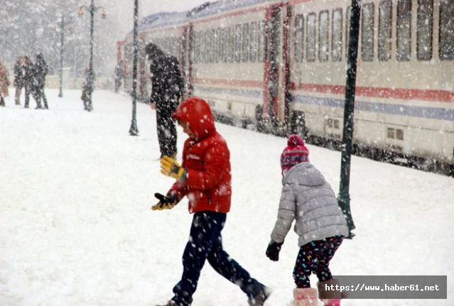 Tren garında muhteşem kar manzarası