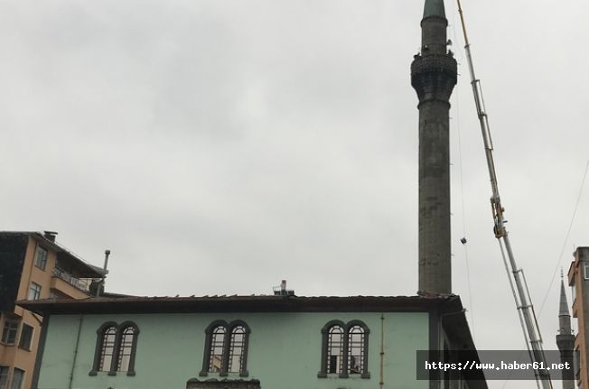 Rize'de altından dere akan cami yıkılıyor