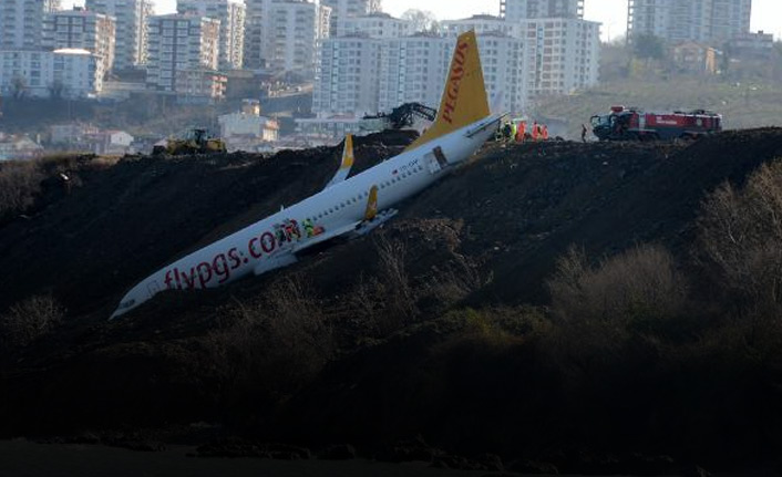 Trabzon'da kaza yapan uçak teknik incelemeye alındı