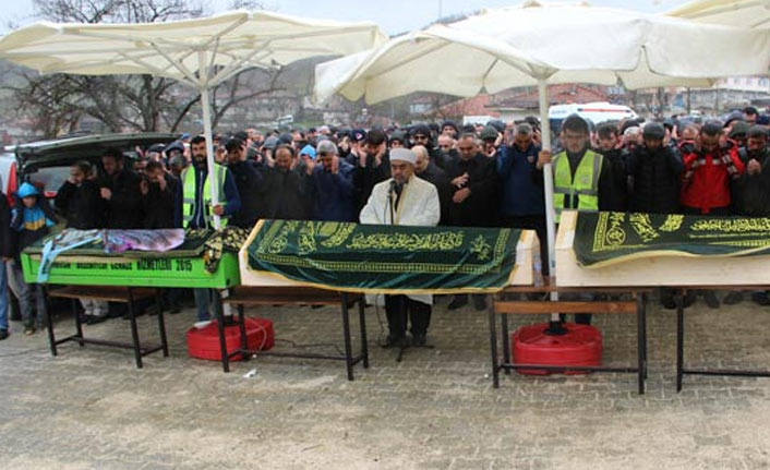 Yangında hayatını kaybede üç kardeş toprağa verildi