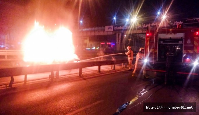 Seyir halindeki otomobil alev alev yandı