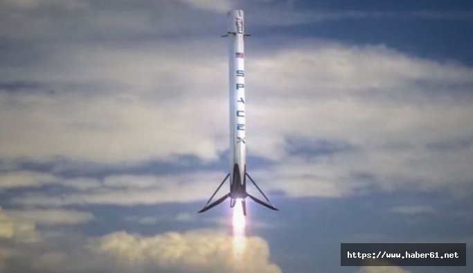 Elon Musk'un 'Süper Roket'i uzaya fırlatıldı