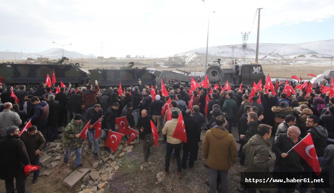 Bayburtlular, Afrin konvoyunu Türk bayrakları ile uğurladı 