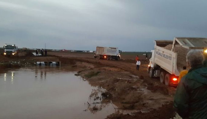 Sele kapılan askerlerden acı haber