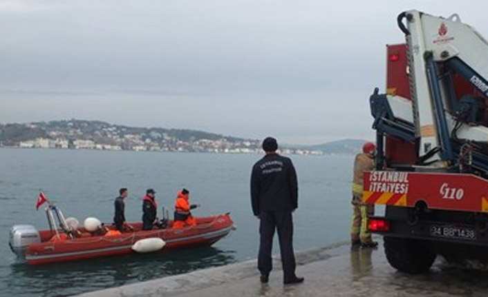 Kanlıca'da araç denize uçtu!