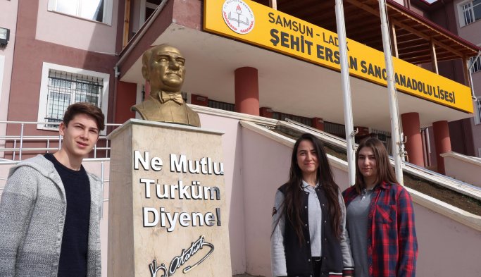 Bu okulda ders zilinde mehter marşı çalıyor