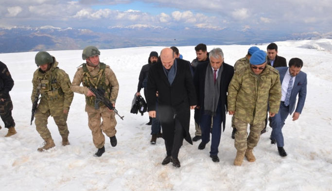 Bakan Soylu Irak sınırında