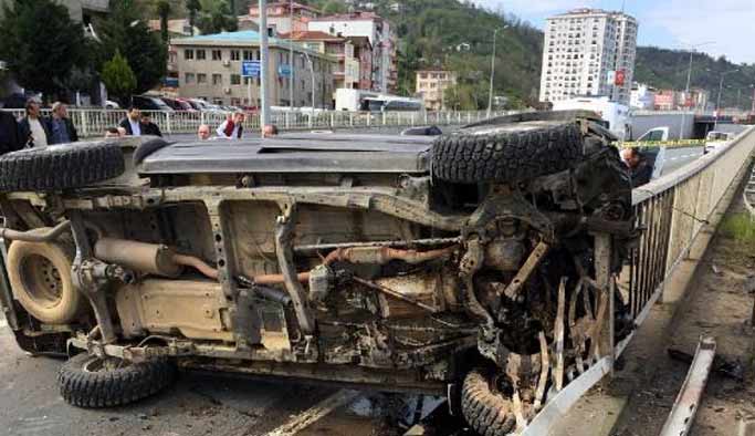 Trabzon plakalı araç kaza yaptı: Ölü var...