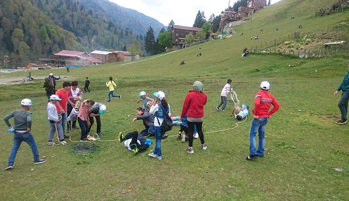 Afrinli çocuklar Rize'ye geldi