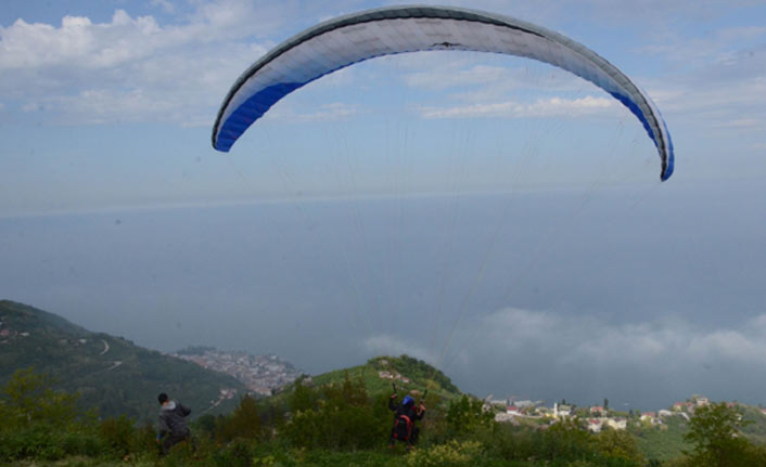 Ordu'da yasaklar kalktı paraşütler havalandı