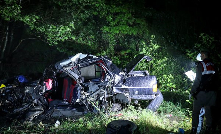 Trafik kazası: 3 ölü, 3 yaralı