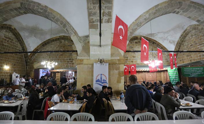 Bayburtlular iftarlarını Taşhan'da açtı