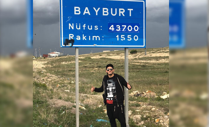 Çalhanoğlu'nun pozu Bayburt'un nüfusundan çok beğeni aldı